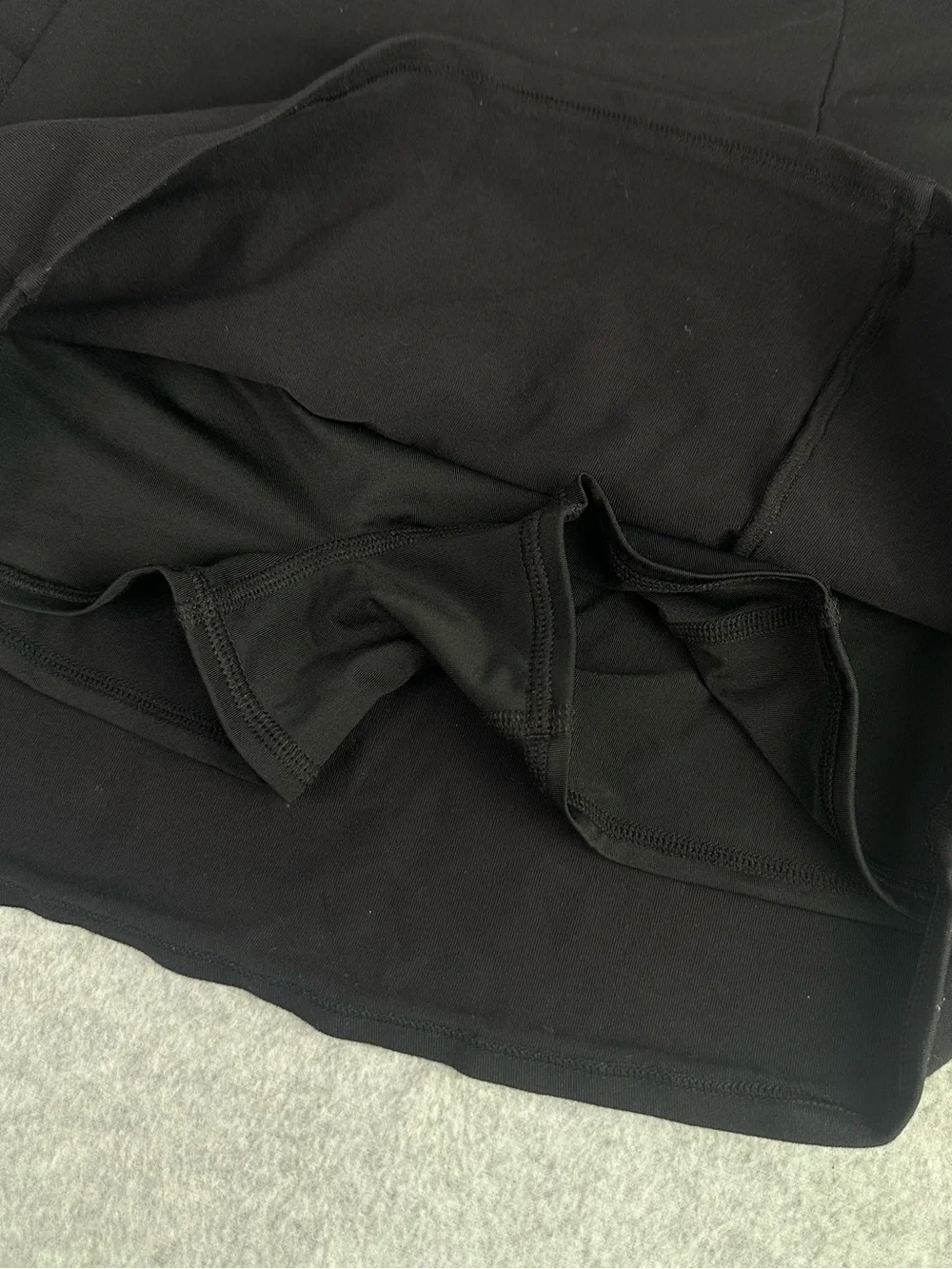 Alo Yoga Airbrush High Waist Good Form Tennis Skirt | Size Medium | Black